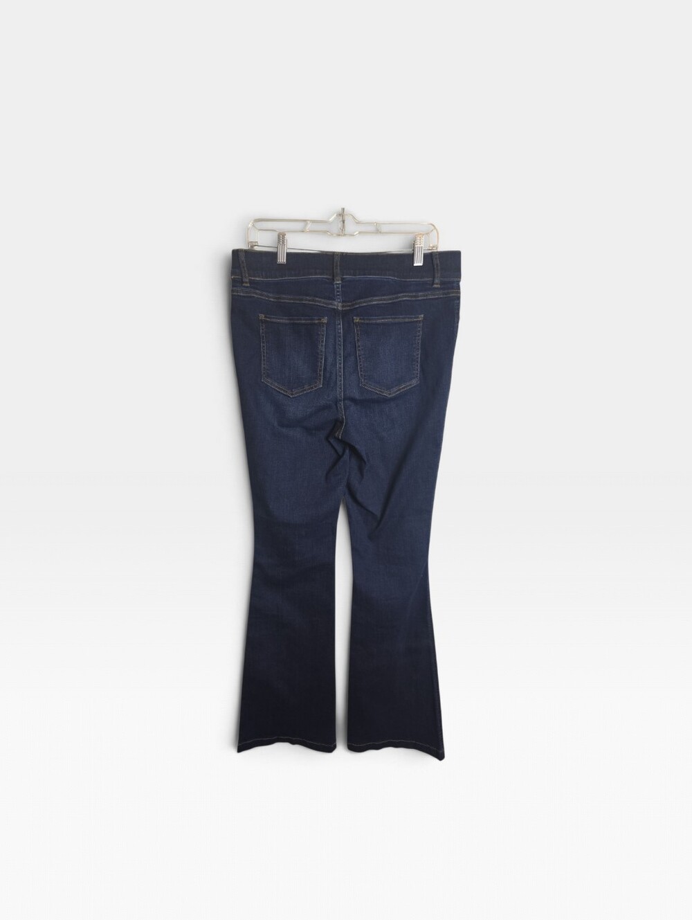Women's NWOT Spanx boot cut, dark wash pull-on jeans, size large - Picture 2 of 3